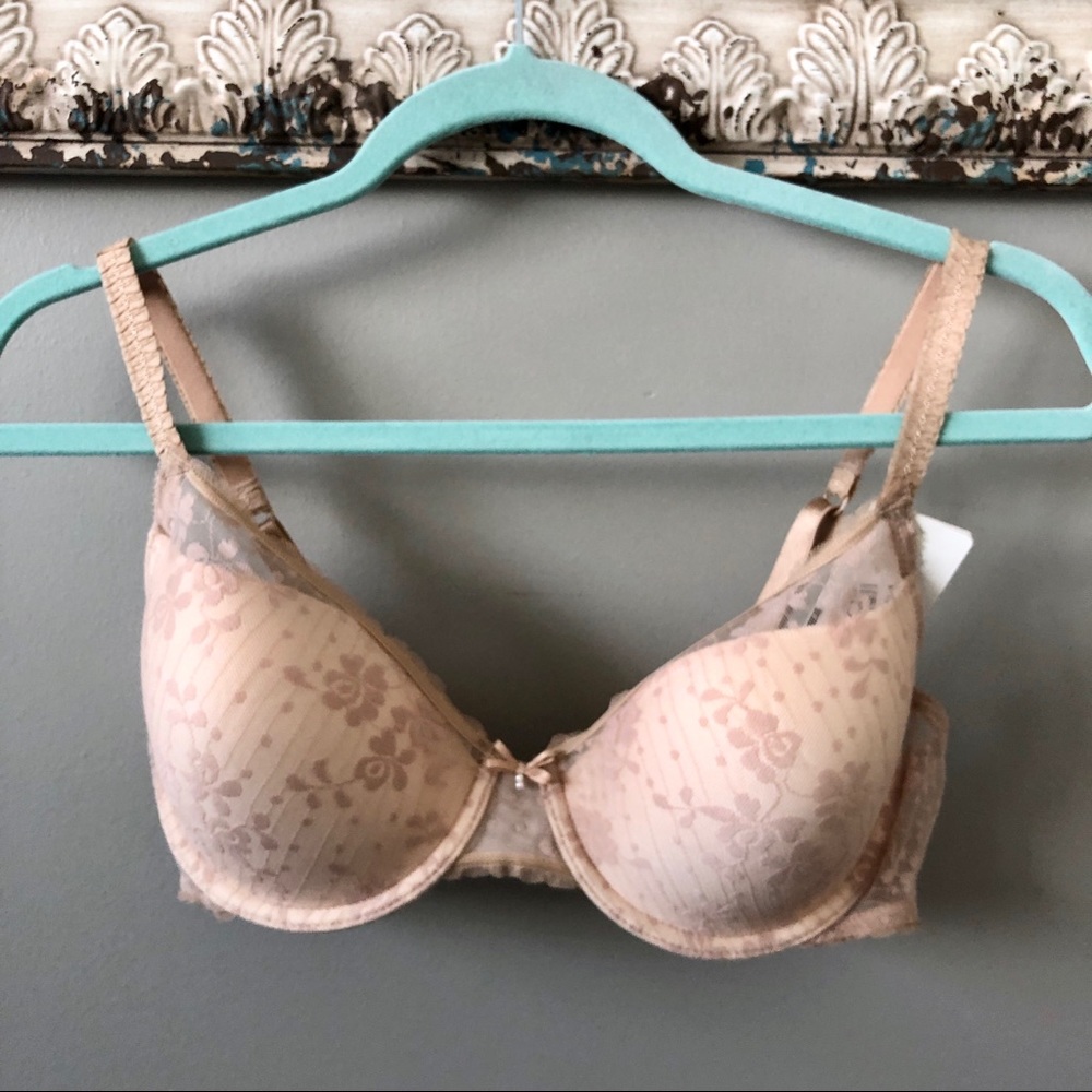 BTempted Soft Lace Underwire Bra 38C NWT